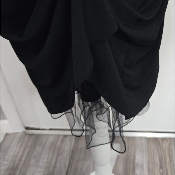 Windsor halter top dress with Tulle  lining size small - Picture 2 of 9